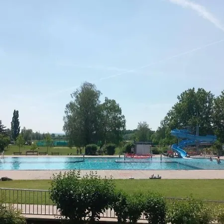 Mit Grossem Innenhof Und Garten *