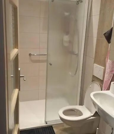 Διαμέρισμα Mit Grossem Innenhof Und Garten - Ideal Fuer Grosse Gruppen Seefeld-Kadolz