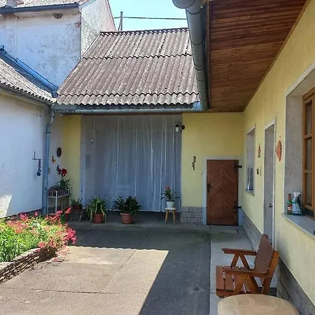 Mit Grossem Innenhof Und Garten - Ideal Fuer Grosse Gruppen