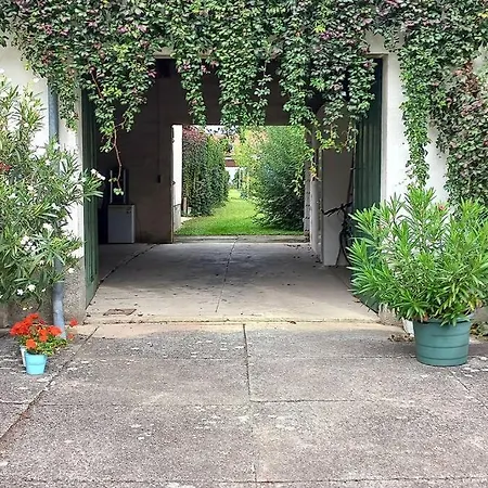 Mit Grossem Innenhof Und Garten Apartment Seefeld-Kadolz