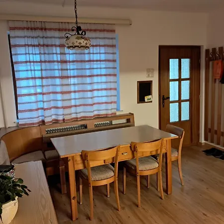Apartament Mit Grossem Innenhof Und Garten - Ideal Fuer Grosse Gruppen Seefeld-Kadolz