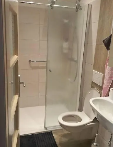 Apartment Mit Grossem Innenhof Und Garten - Ideal Fuer Grosse Gruppen Seefeld-Kadolz