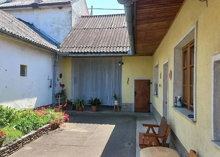 Mit Grossem Innenhof Und Garten - Ideal Fuer Grosse Gruppen